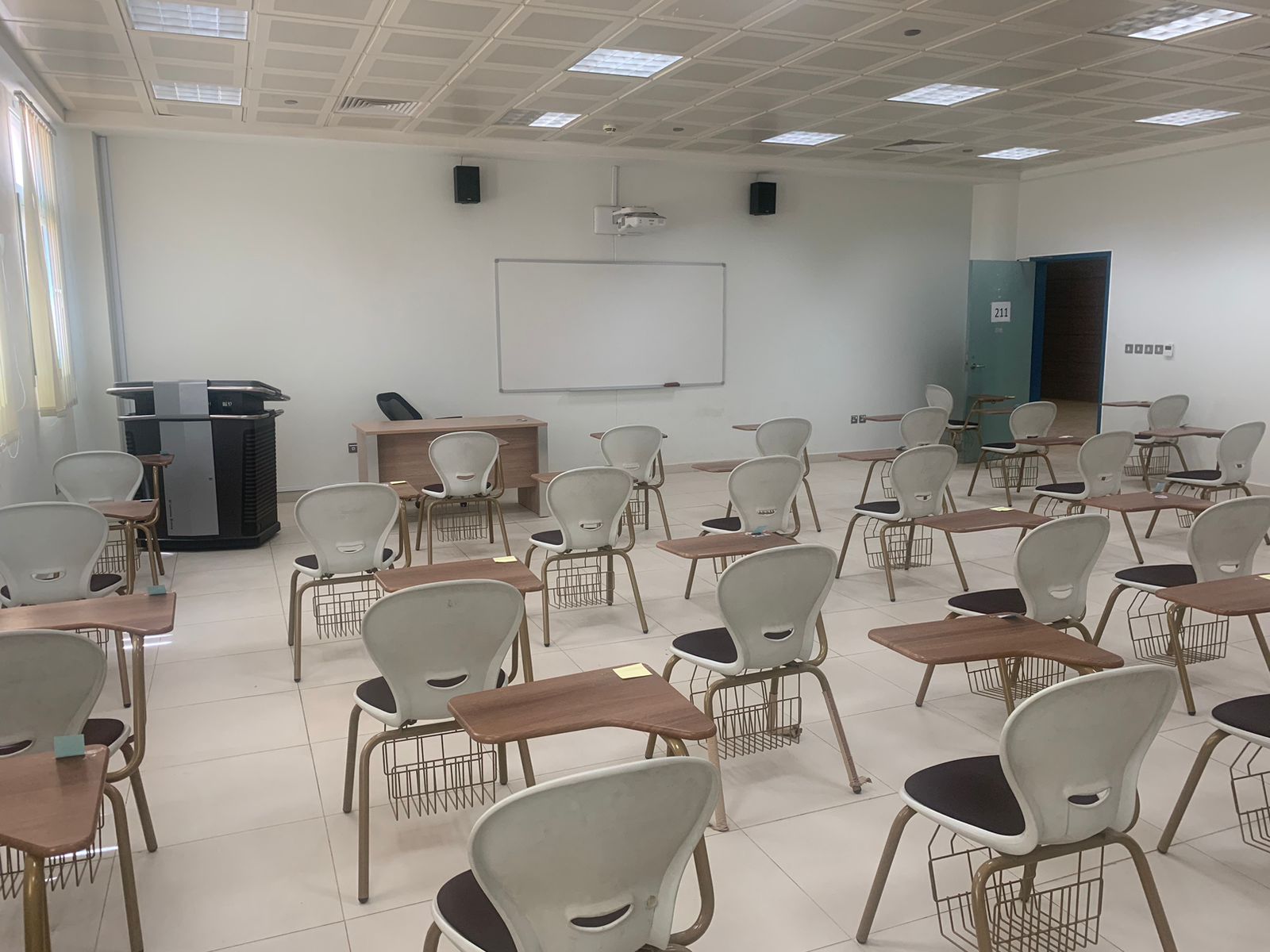 القاعات الدراسية